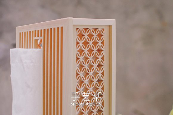 绝美木窗花工艺做成的台灯、纸巾盒作品欣赏