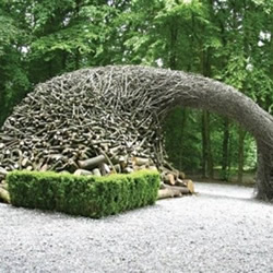 天然树枝巧妙DIY的雕塑作品