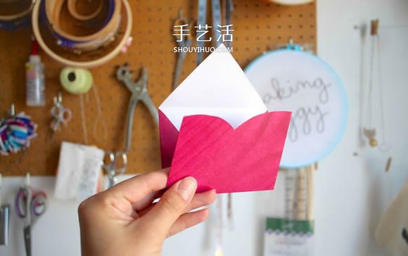 用心形纸张折纸情人节信封的方法图解