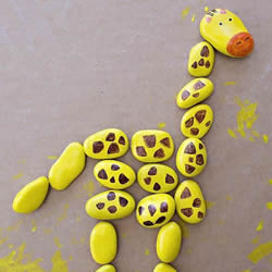 幼儿园石头拼画长颈鹿制作方法教程