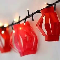 儿童手工做新年纸灯笼 简单红灯笼的做法图解
