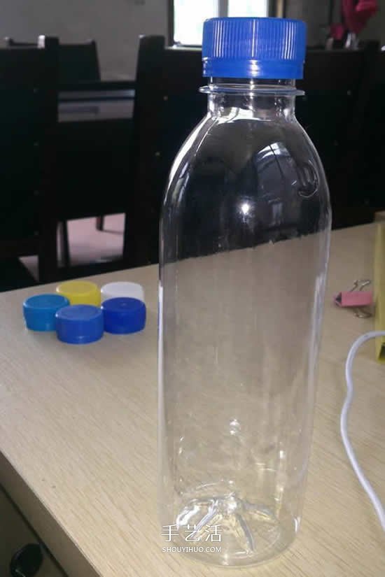 塑料瓶做灯笼步骤图 简单饮料瓶灯笼制作方法