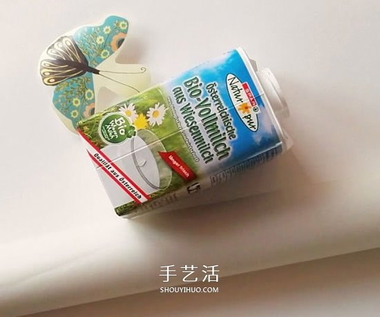 牛奶盒做灯笼的方法 唯美花朵灯饰怎么做图解