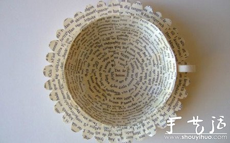 回收书页手工制作精美的茶杯