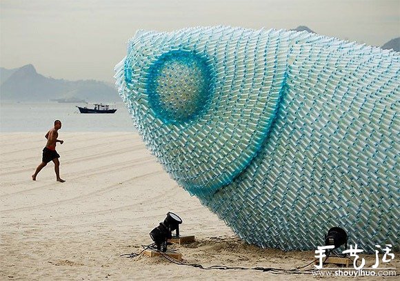 废弃塑料瓶DIY的巨鱼