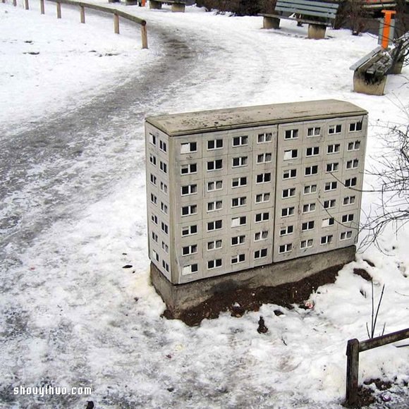 水泥墩和电箱都变房子 迷你建筑涂鸦美化环境