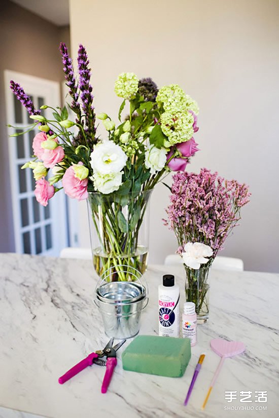 迷你铁桶制作花瓶 DIY美丽装饰插花的教程