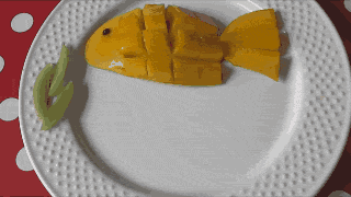 创意大芒果切法图解教程 让你切出可爱的金鱼
