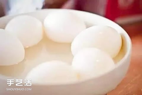 复活节彩蛋制作基础：把蛋白和蛋黄吹出的方法