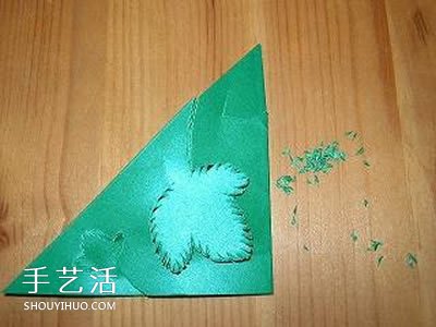 简单挂饰的剪纸方法 绿荫剪纸的折法和步骤图