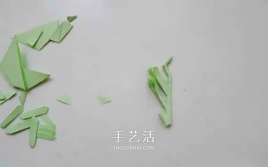 剪六角雪花的剪纸方法 雪花窗花怎么剪步骤图