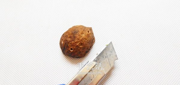 自制迷你针插的方法 大核桃壳手工制作针插