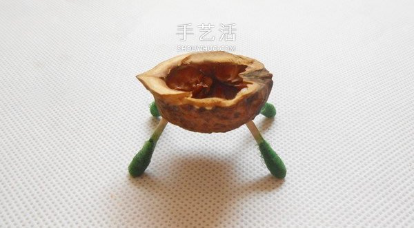 自制迷你针插的方法 大核桃壳手工制作针插