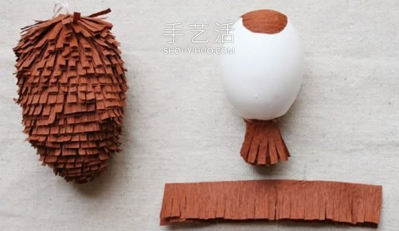自制皱纹纸橡子和松果挂饰的方法图解教程