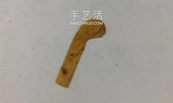 树叶粘贴画人物穿裙子怎么做的过程图解