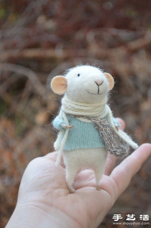 羊毛毡DIY的精灵鼠小弟玩偶