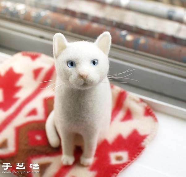 羊毛毡手工爱好者DIY制作的萌猫咪