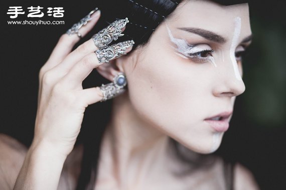 来自古希腊时期的戒指 ravenevejewelry