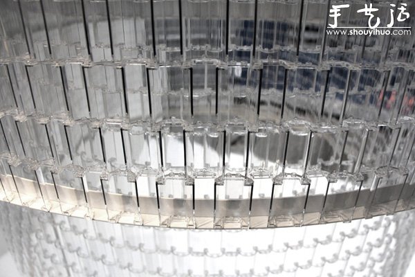 透明乐高积木堆砌的巨型吊灯