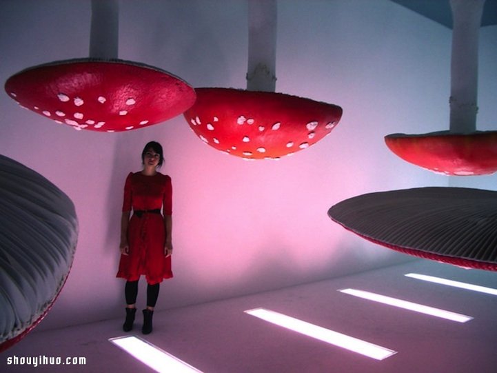 诡异又可爱的巨型蘑菇装置雕塑作品