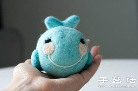 羊毛毡小鲸鱼玩偶DIY手工制作图解教程