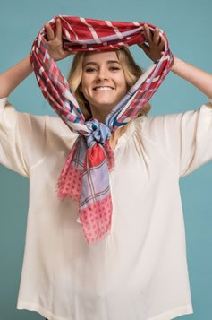 4种时尚围巾打法 个性特色围巾造型围法