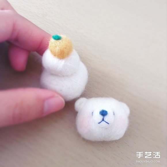 这是羊毛毡作品？还以为是北极熊造型汤圆呢~