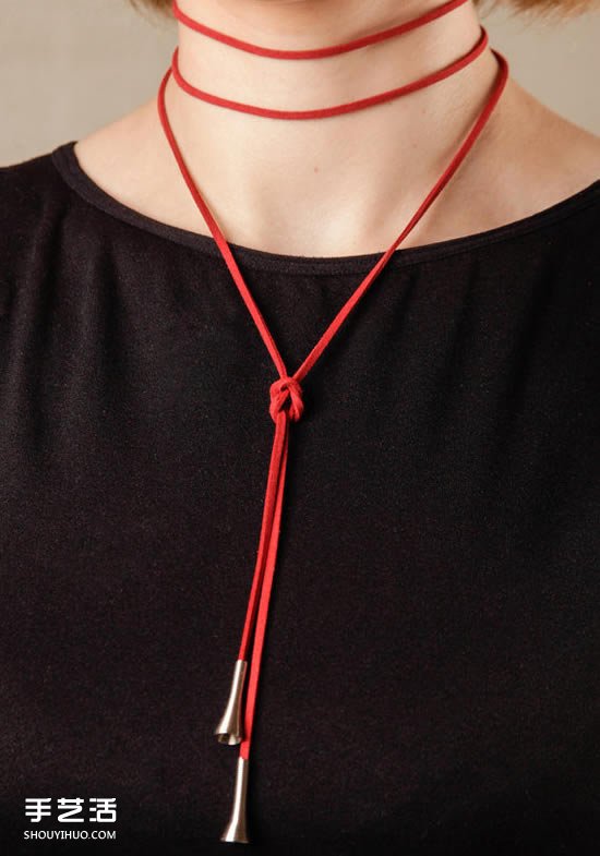 细致简约的绑带颈链DIY 轻易就能散发女人味