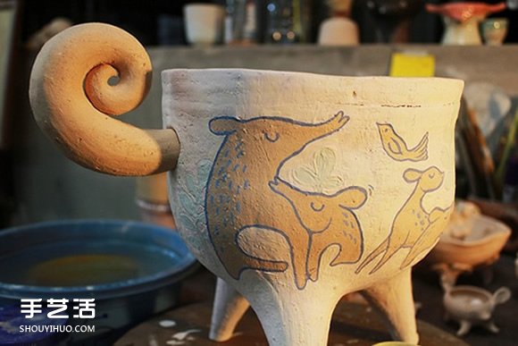 以可爱小动物为原型的手工陶瓷作品图片欣赏