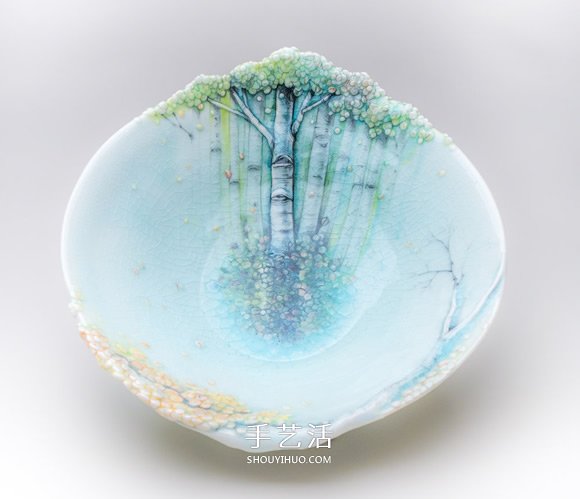 亲手捏制的一草一木 精美的浮雕式陶瓷器皿