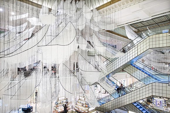 Chiharu Shiota塩田千春的大型针线装置艺术