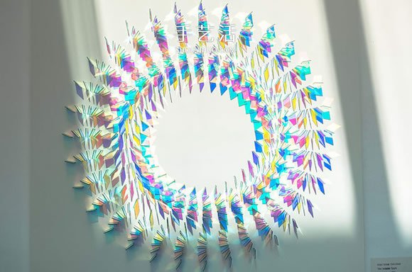 利用分色玻璃 DIY制作绚烂缤纷的光之艺术