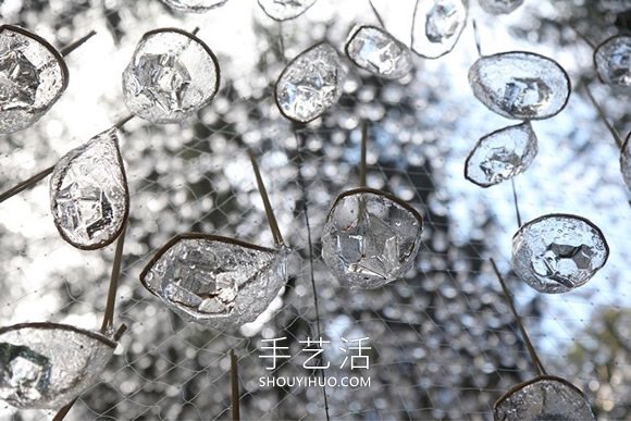 5000塑胶水滴DIY宛如绝美水晶吊灯的装置艺术