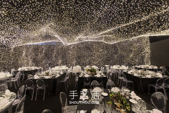 被25万盏LED灯包围的餐厅 提供非凡用餐体验