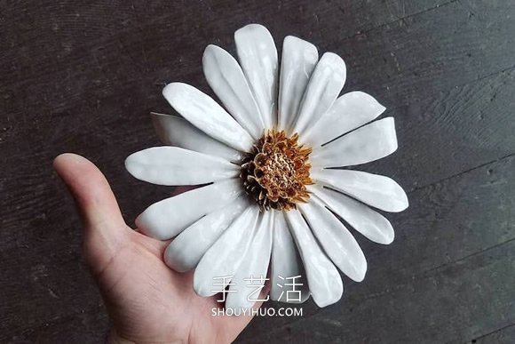 精美的手工瓷花！看起来像真正的美丽花朵
