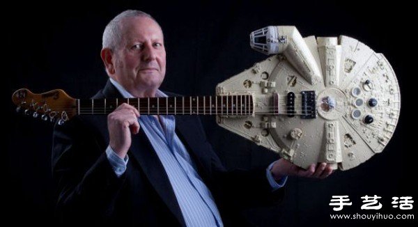 英国64岁退休印刷工DIY星球大战飞船电吉他