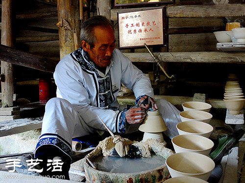 景德镇，一只青花瓷碗的古法制作过程