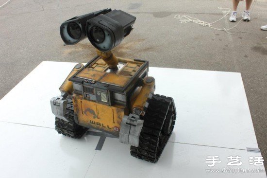 美国程序员DIY制作的真实版瓦力机器人