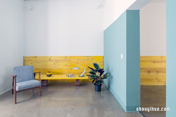 具宽敞穿透感与变化弹性的西班牙极简设计公寓