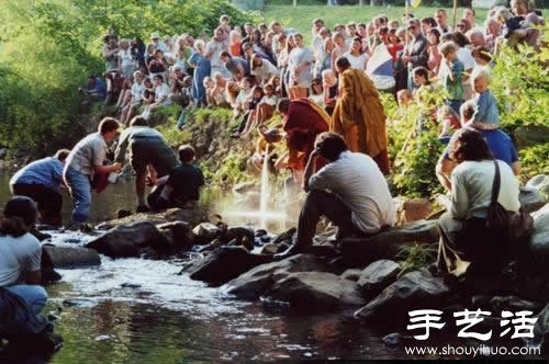 “繁华，不过是一掬细沙” 沙子绘制的佛学图案 