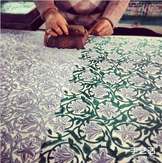 印度传统手工雕版印花 仅靠肉眼完成精美图案