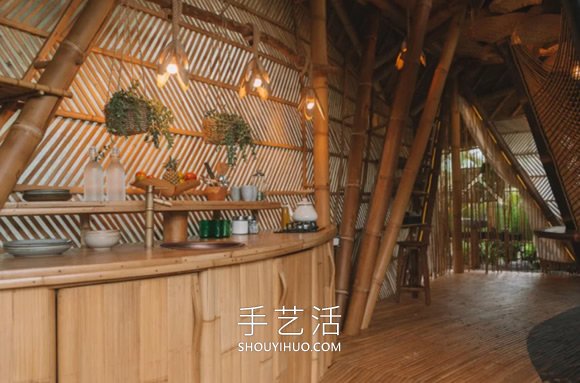 竹子建造3层楼度假小屋，打造隐世避暑秘境