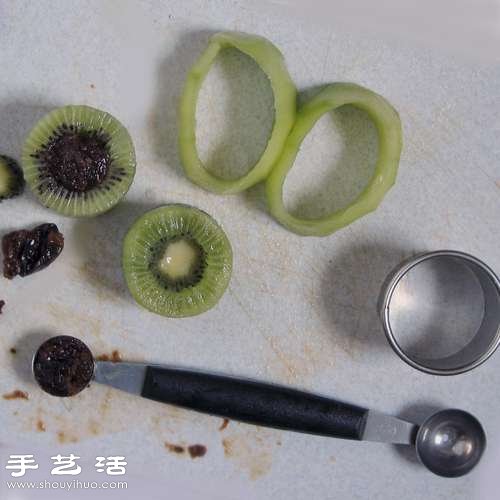 DIY让人毛骨悚然的万圣节“眼球”甜点