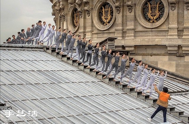 纽约芭蕾舞团在歌剧院屋顶上的旋转跳跃