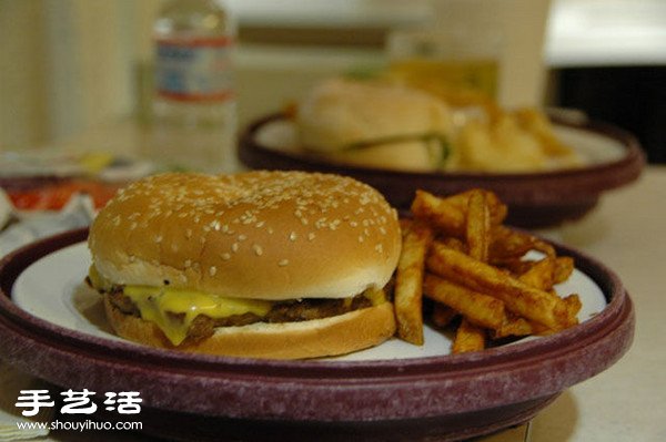 盘点世界各国医院餐，澳洲根本饭店等级！