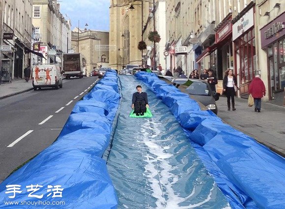 城市街道DIY成滑水道 滑水上下班