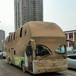 通过一辆公交车让你知道武汉的工地有多少！