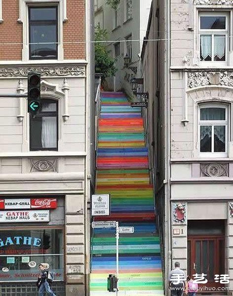 超漂亮的彩虹楼梯，通向童话的世界么？