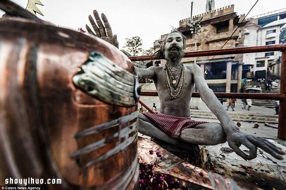 印度Varanasi恐怖的“食尸族” Aghori