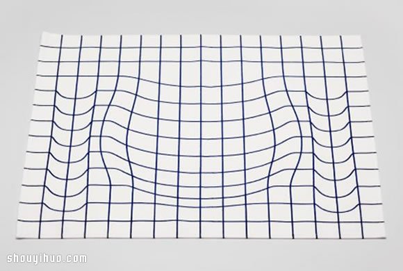 神奇3D错觉餐垫设计 让你的餐桌凹下去！